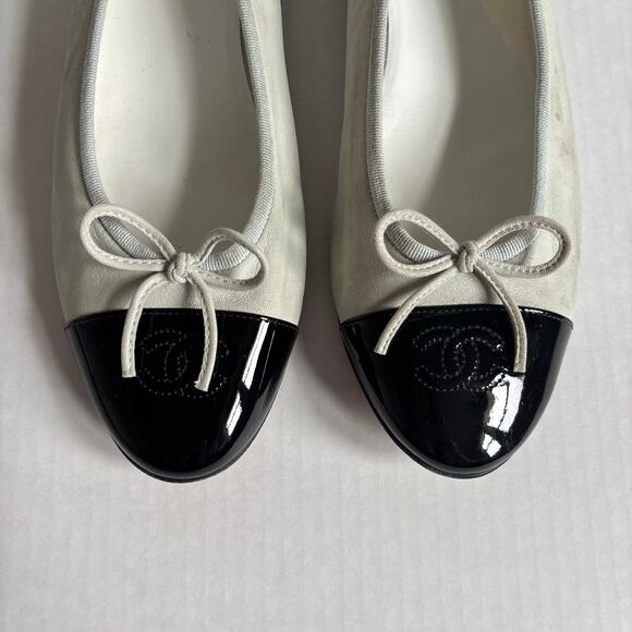 Chanel Cap Toe CC Logo Ballet Flats Gray Black Patent Leather Shoes Size EU 41 - Picture 4 of 16